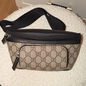 SOLD❌ Gucci Beige and Black Men's Belt Bag